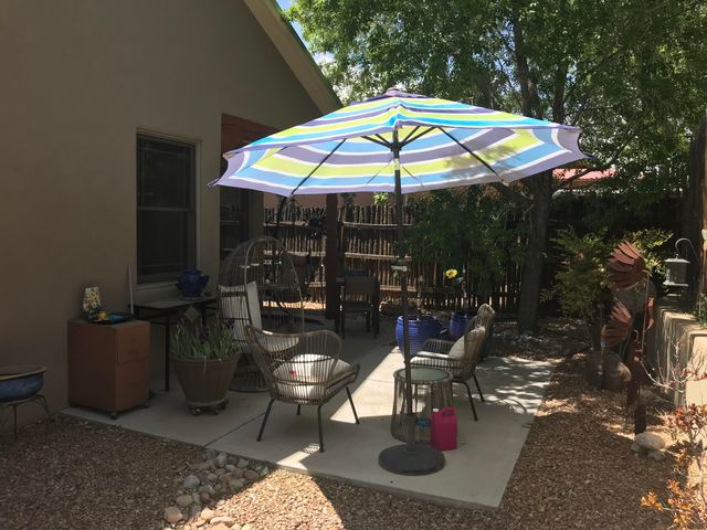 1835 Calle Barbarita NW, Albuquerque, NM 87107