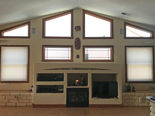 1835 Calle Barbarita NW, Albuquerque, NM 87107