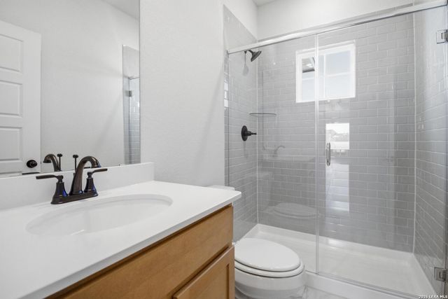 286 Firewheel Loop, Floresville, TX 78114
