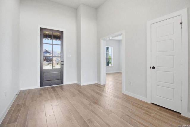 286 Firewheel Loop, Floresville, TX 78114