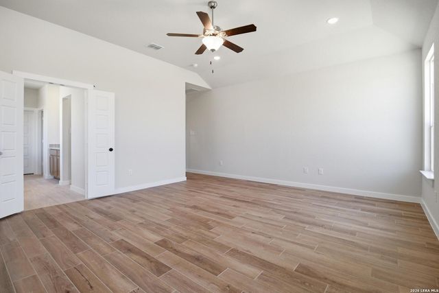 286 Firewheel Loop, Floresville, TX 78114
