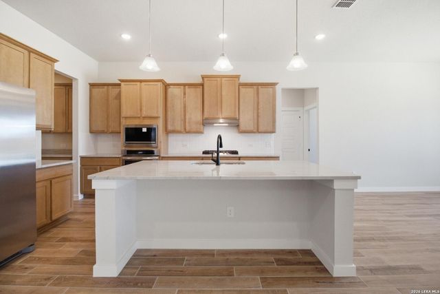 286 Firewheel Loop, Floresville, TX 78114