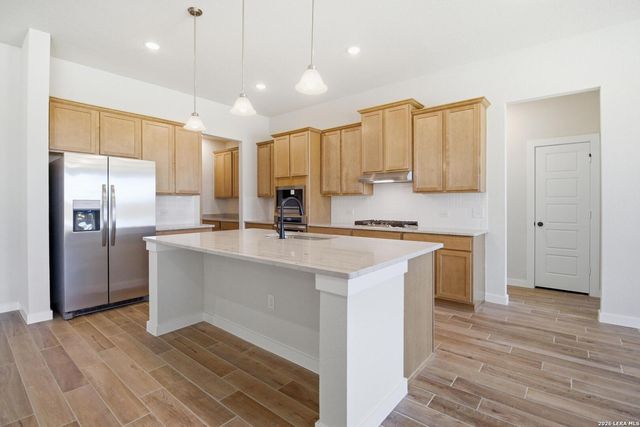286 Firewheel Loop, Floresville, TX 78114