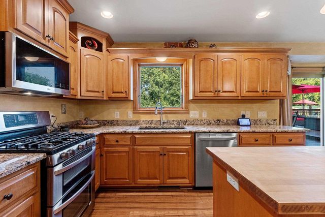 3110 SEAFARER WAY, Suamico, WI 54173
