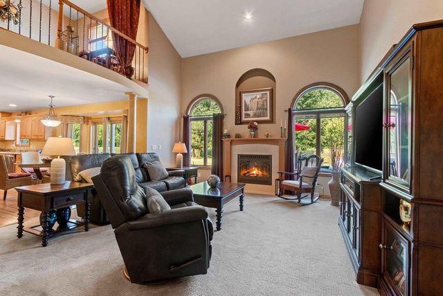 3110 SEAFARER WAY, Suamico, WI 54173