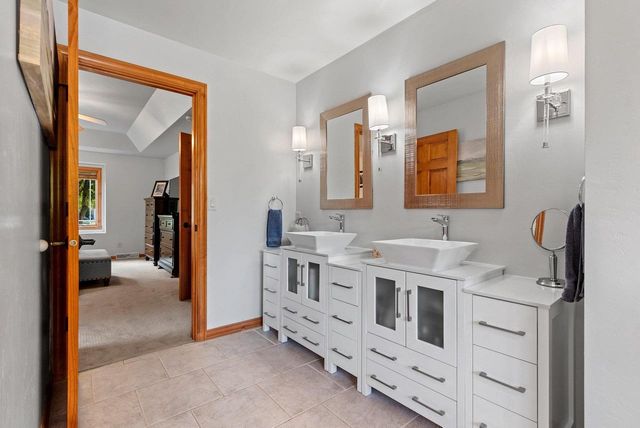 3110 SEAFARER WAY, Suamico, WI 54173