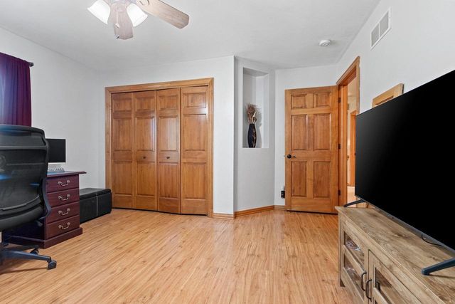 3110 SEAFARER WAY, Suamico, WI 54173