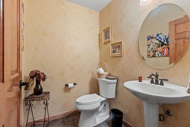 3110 SEAFARER WAY, Suamico, WI 54173