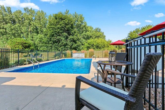 3110 SEAFARER WAY, Suamico, WI 54173