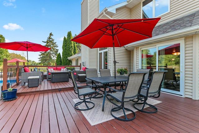 3110 SEAFARER WAY, Suamico, WI 54173
