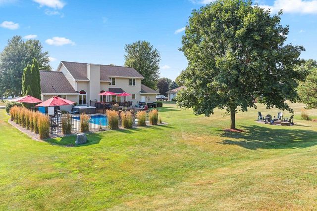 3110 SEAFARER WAY, Suamico, WI 54173
