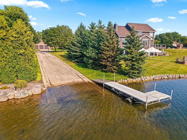 3110 SEAFARER WAY, Suamico, WI 54173