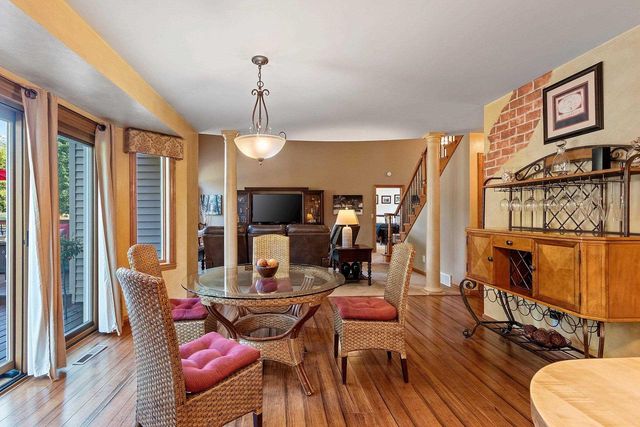 3110 SEAFARER WAY, Suamico, WI 54173