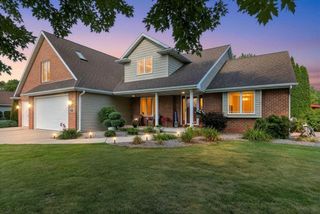 3110 SEAFARER WAY, Suamico, WI 54173