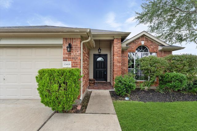 13419 Corinthian Pointe Drive, Houston, TX 77085