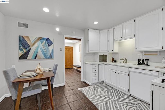 879 Via Seville, Livermore, CA 94550