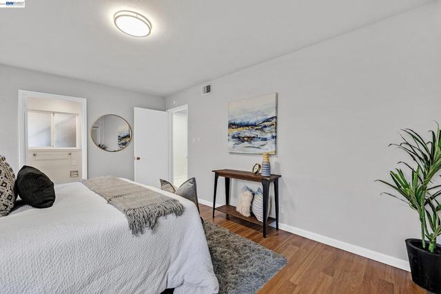 879 Via Seville, Livermore, CA 94550