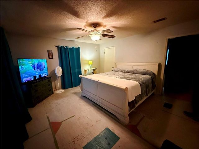 6113 Ayrin Rooke Lane, Blackshear, GA 31516