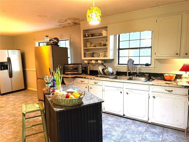6113 Ayrin Rooke Lane, Blackshear, GA 31516