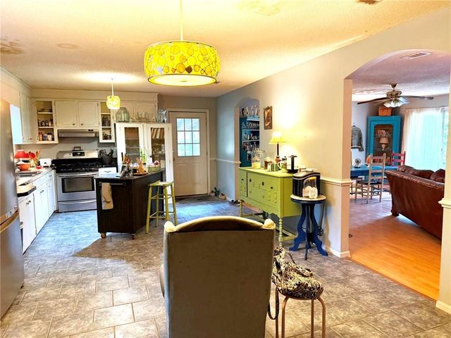 6113 Ayrin Rooke Lane, Blackshear, GA 31516