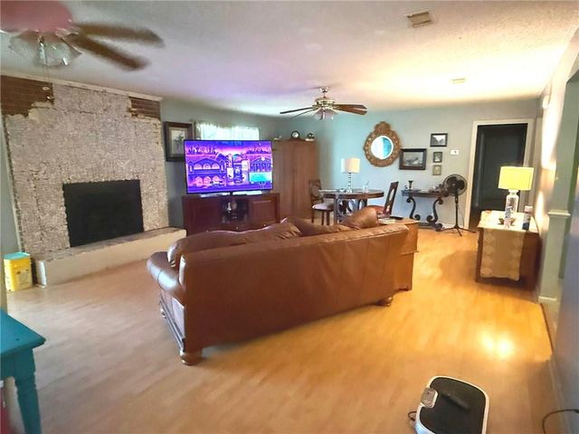 6113 Ayrin Rooke Lane, Blackshear, GA 31516