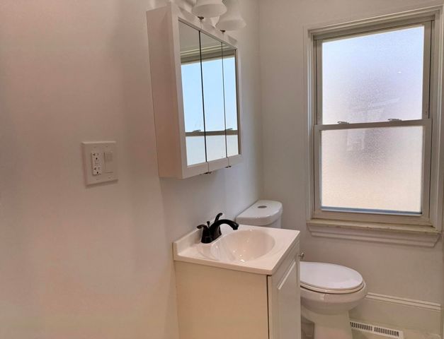 543 E Saratoga Street, Ferndale, MI 48220