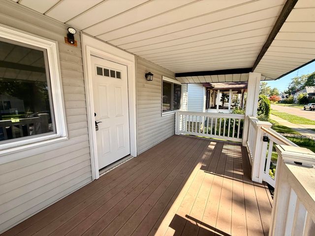543 E Saratoga Street, Ferndale, MI 48220