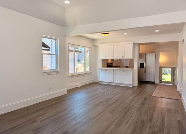 543 E Saratoga Street, Ferndale, MI 48220
