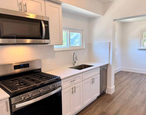 543 E Saratoga Street, Ferndale, MI 48220