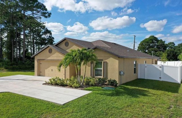 1381 SW Paar Drive, Port St. Lucie, FL 34953