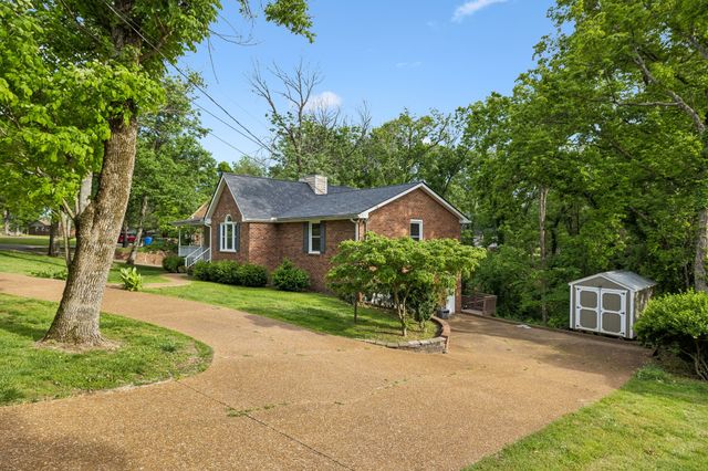 1006 Cynthia Trl, Goodlettsville, TN 37072