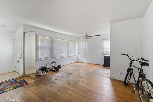6930 Vanalden, Reseda, CA 91335