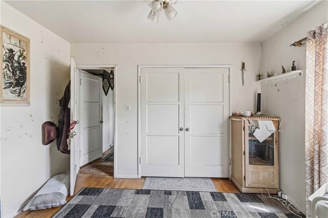 6930 Vanalden, Reseda, CA 91335