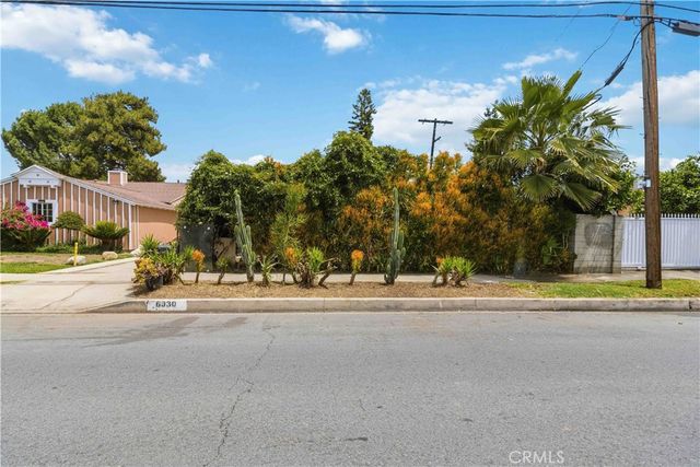 6930 Vanalden, Reseda, CA 91335