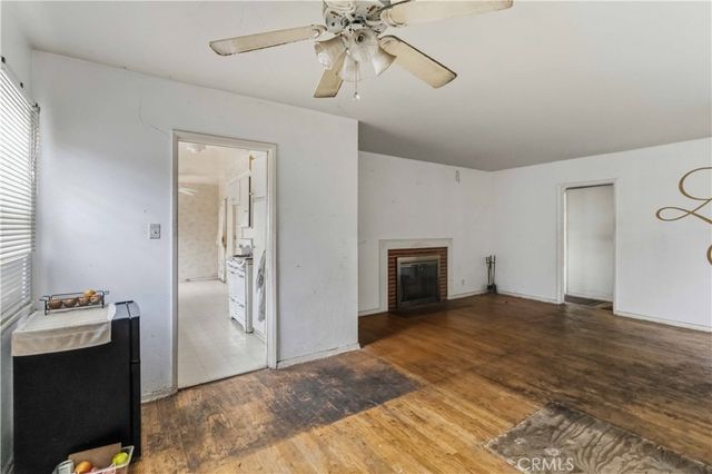 6930 Vanalden, Reseda, CA 91335