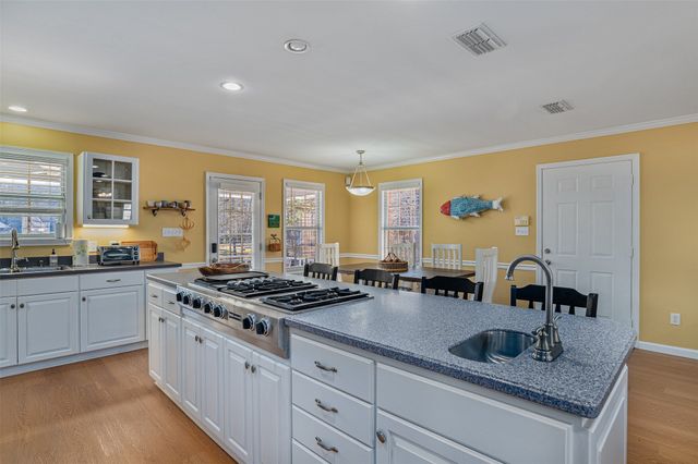 120 Preston Bay Circle, Benton, LA 71006