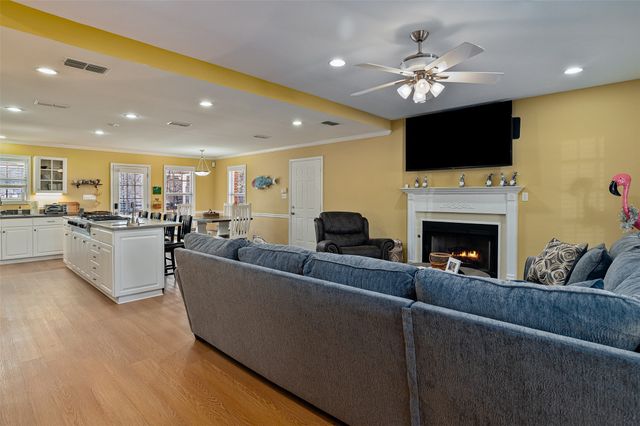 120 Preston Bay Circle, Benton, LA 71006