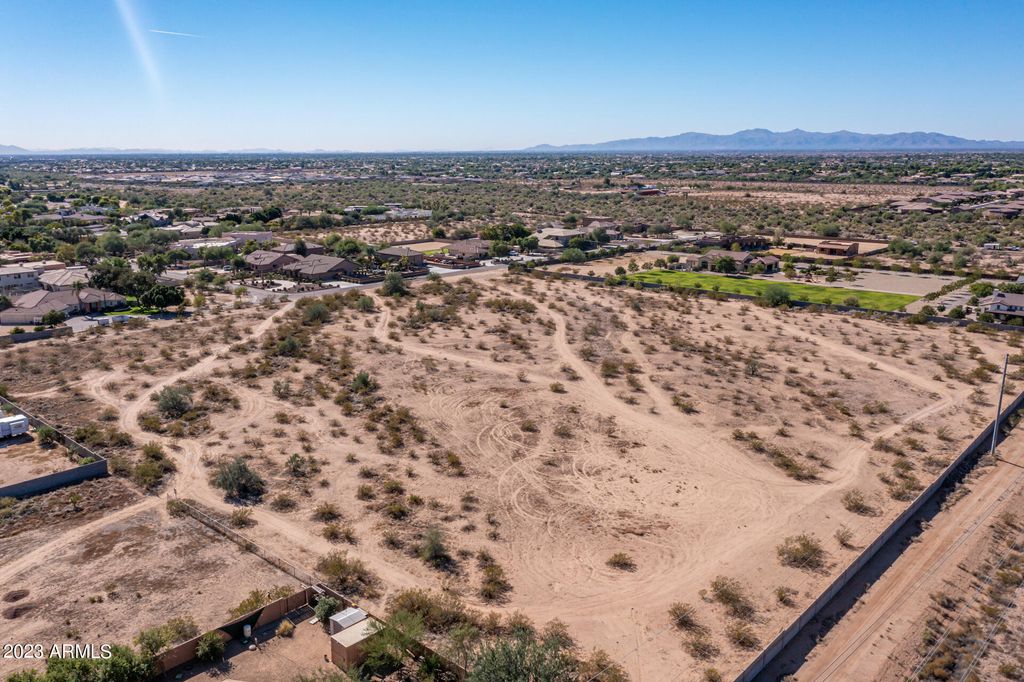 Image 13 of property listing at 0 N 73rd Avenue -, Peoria, AZ 85383