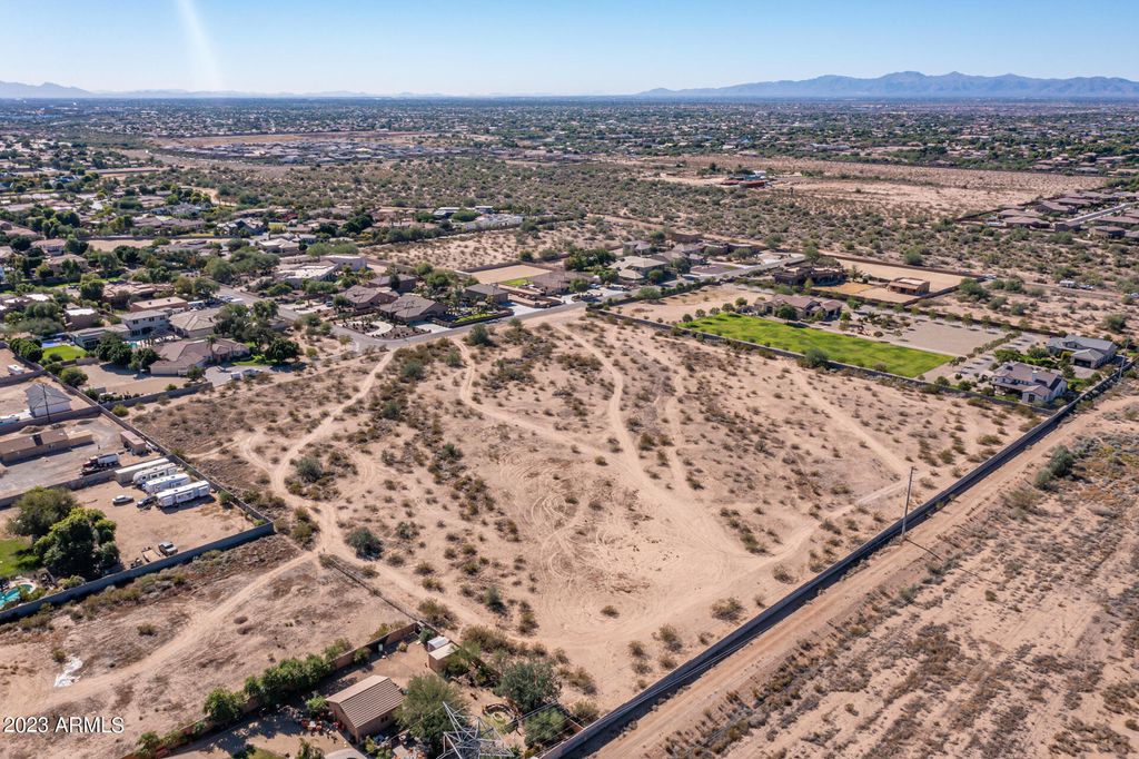 Image 7 of property listing at 0 N 73rd Avenue -, Peoria, AZ 85383