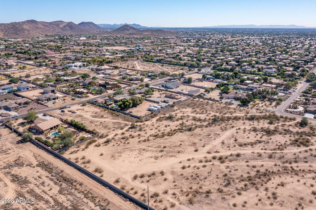 Image 9 of property listing at 0 N 73rd Avenue -, Peoria, AZ 85383