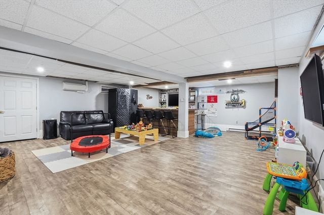 98 Cliffe Ave, Swansea, MA 02777