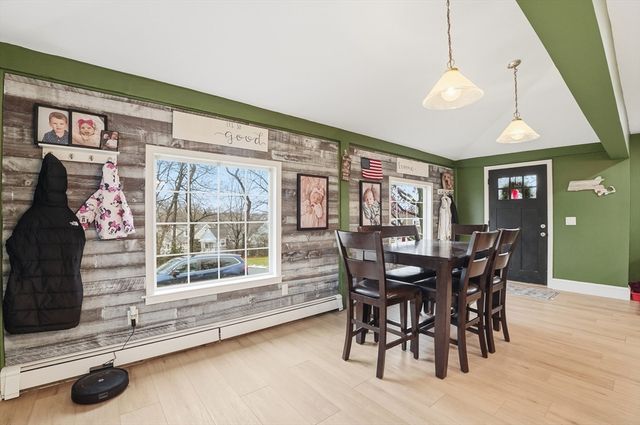 98 Cliffe Ave, Swansea, MA 02777