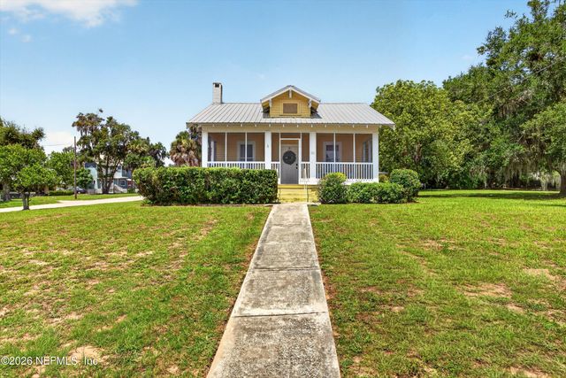 101 N LAKE Street, Crescent City, FL 32112