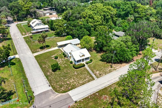 101 N LAKE Street, Crescent City, FL 32112
