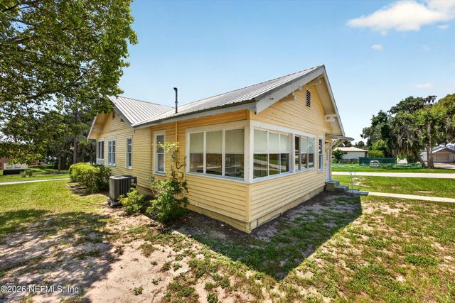 101 N LAKE Street, Crescent City, FL 32112