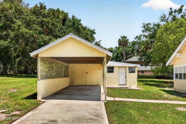 101 N LAKE Street, Crescent City, FL 32112