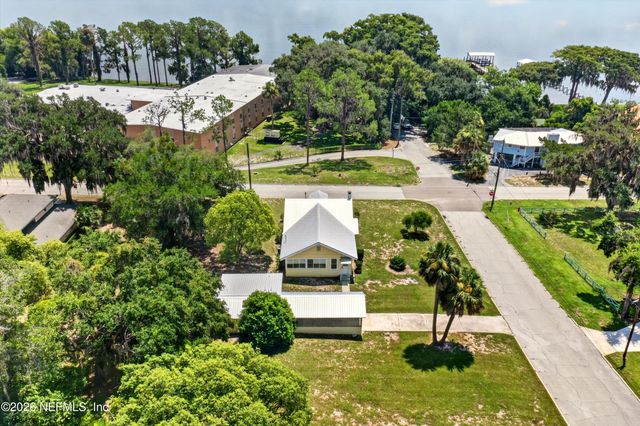 101 N LAKE Street, Crescent City, FL 32112