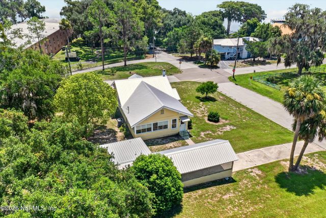 101 N LAKE Street, Crescent City, FL 32112