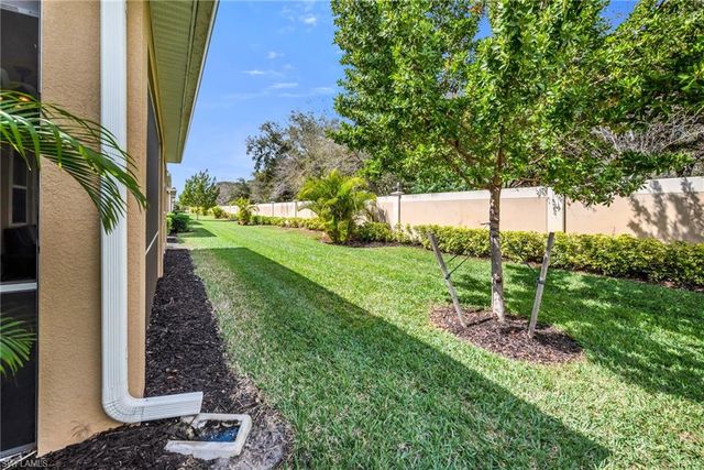 4552 Arboretum CIR 104, Naples, FL 34112