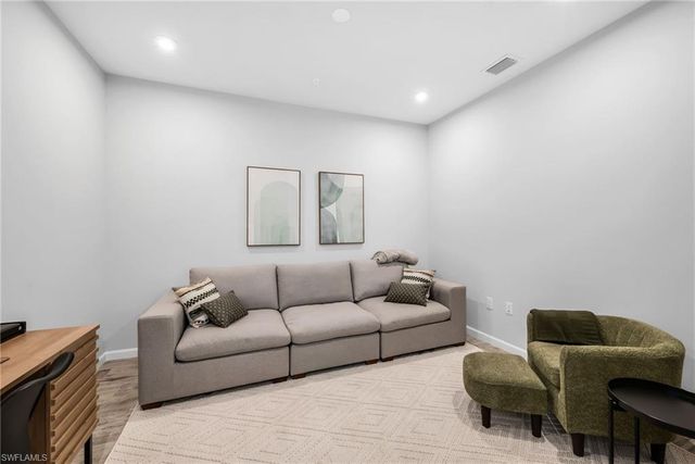 4552 Arboretum CIR 104, Naples, FL 34112